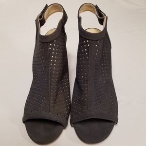 Isola Womans Shoe Size 8 1/2 Chunky High Heel Open Toe Black Back Strap Cut Outs